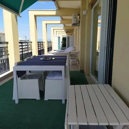 * Luxury Penthouse * Facing The Sea Wifi + Park *