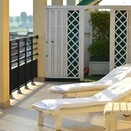 Апартаменты * Luxury Penthouse * Facing The Sea Wifi + Park Лидо-ди-Езоло