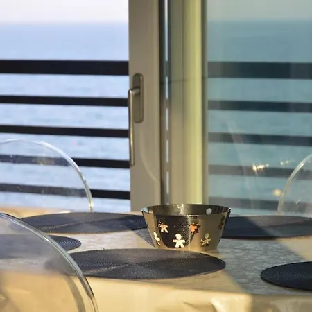 * Luxury Penthouse * Facing The Sea Wifi + Park *